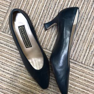 Investments Navy Blue Pump